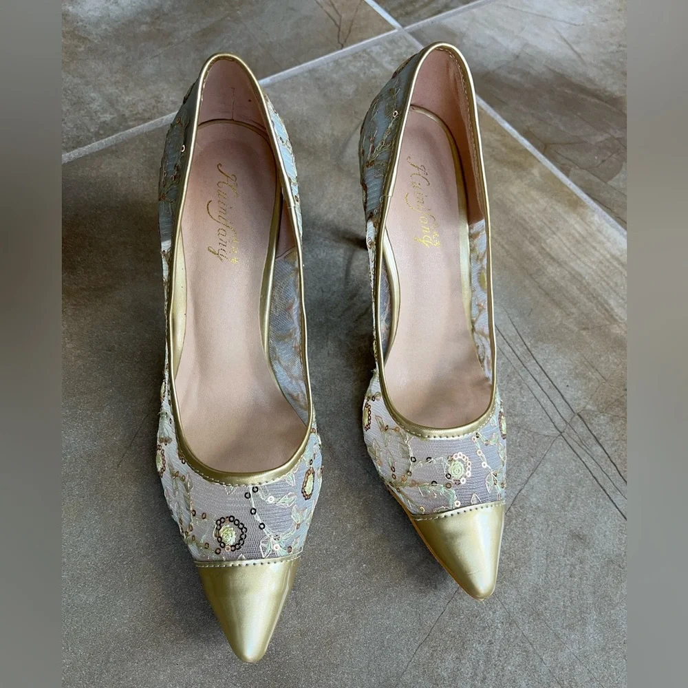 NWT Beautiful heels. Size 38 US 7.5